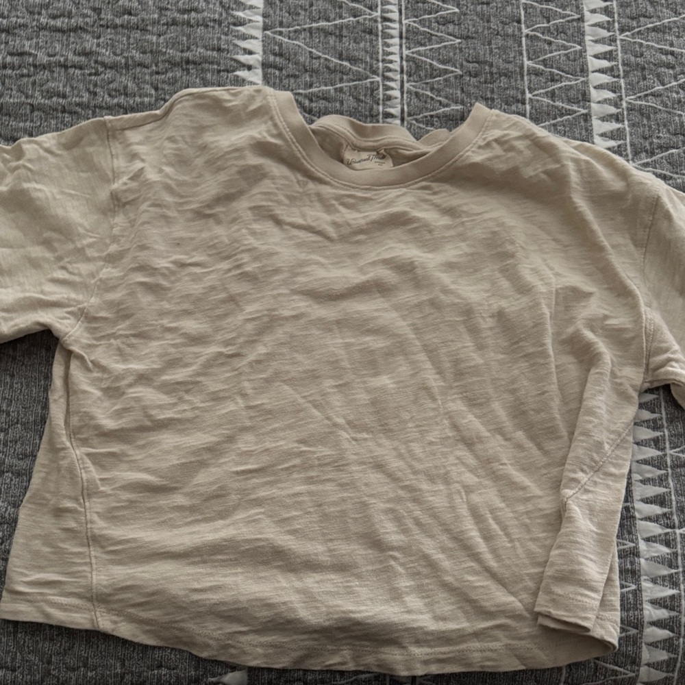 Universal Thread Cream V-Neck Tee